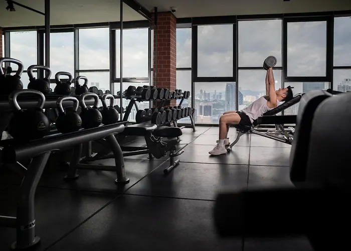 Ceylonz Suites Klcc Rooftop Infinity Pool Kl Tower View Kuala Lumpur